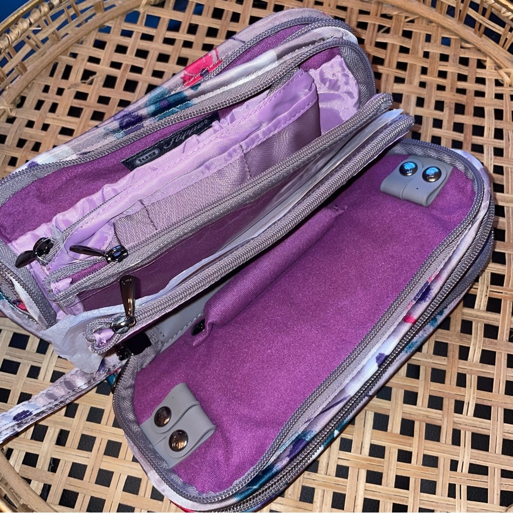 Lug Flipper Jewelry Clutch - Picture 7 of 9